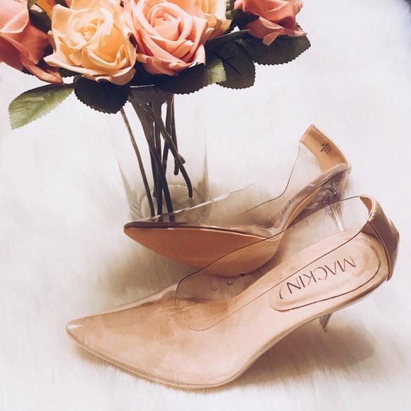 š āCinderellaās Slipperā Clear Stiletto Heels - Picture 3 of 6